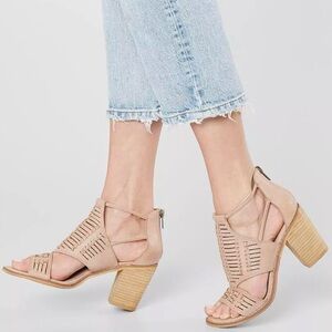 Mi. iM Keisha Tan leather  Sandals